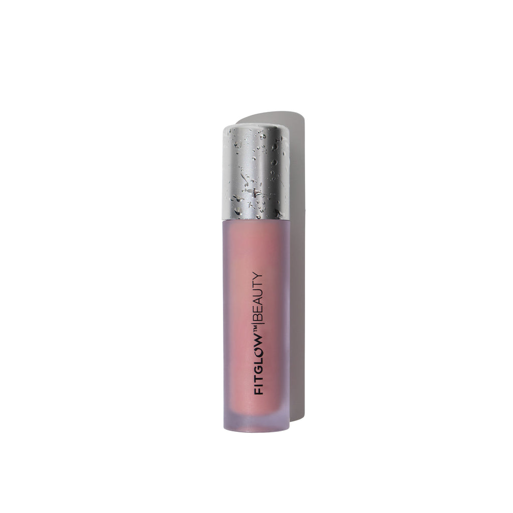 INSTANTLY IMPROVES LIP STRUCTURE, SOFTNESS AND HYDRATION.