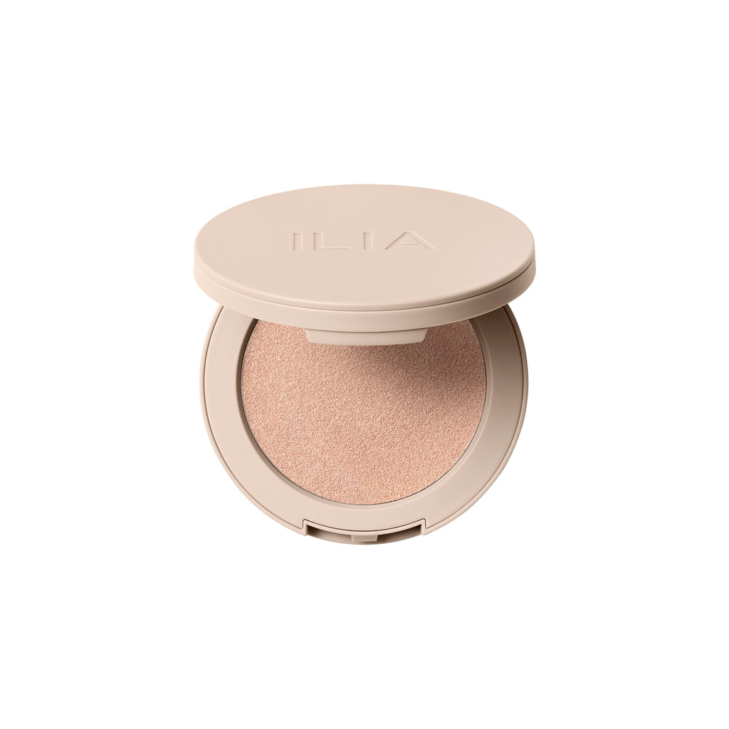 A luminous, ultra-blendable highlighter that shifts from silky cream to weightless powder, delivering natural radiance with up to 12-hour wear