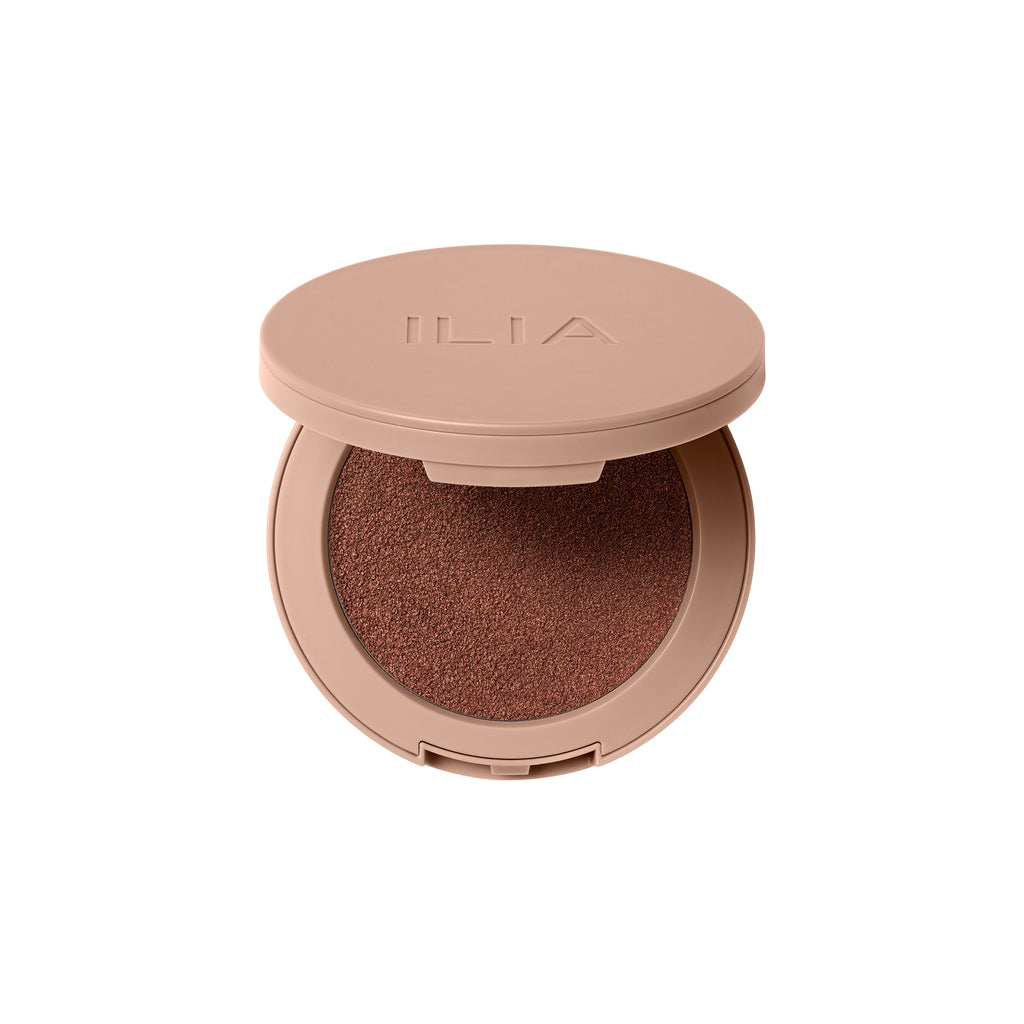 A blurring, ultra-blendable, non-comedogenic bronzer that shifts from silky cream to weightless powder—for sunkissed warmth with up to 12-hour wear