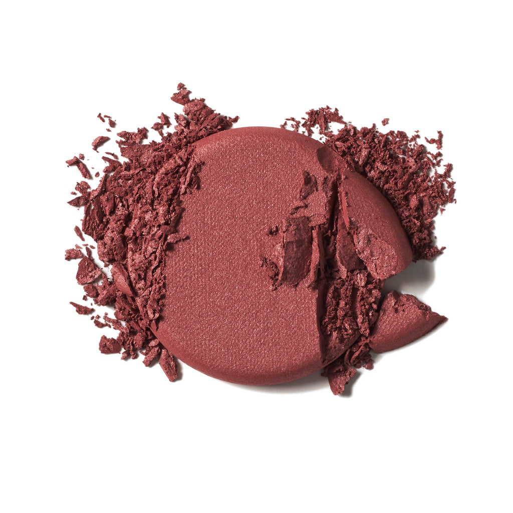 Shade swatch Wonder. Weightless color meets a soft-focus filter.