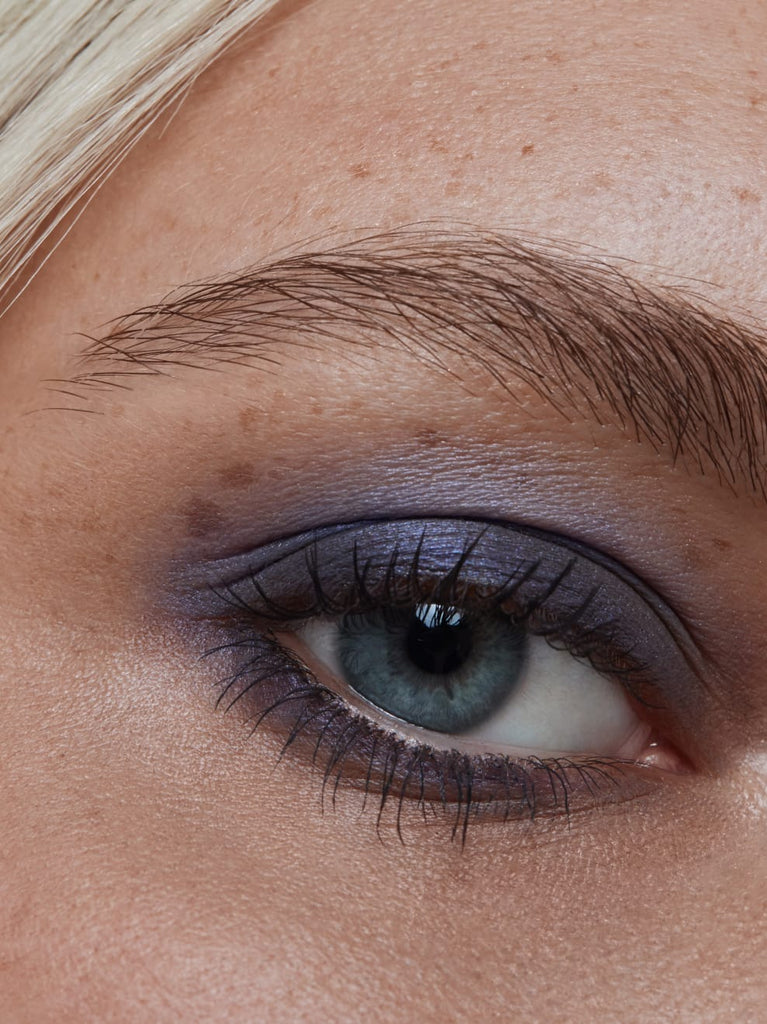 Highly pigmented, silky eyeshadow