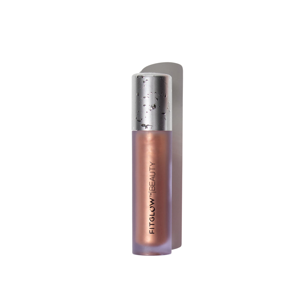 INSTANTLY IMPROVES LIP STRUCTURE, SOFTNESS AND HYDRATION.