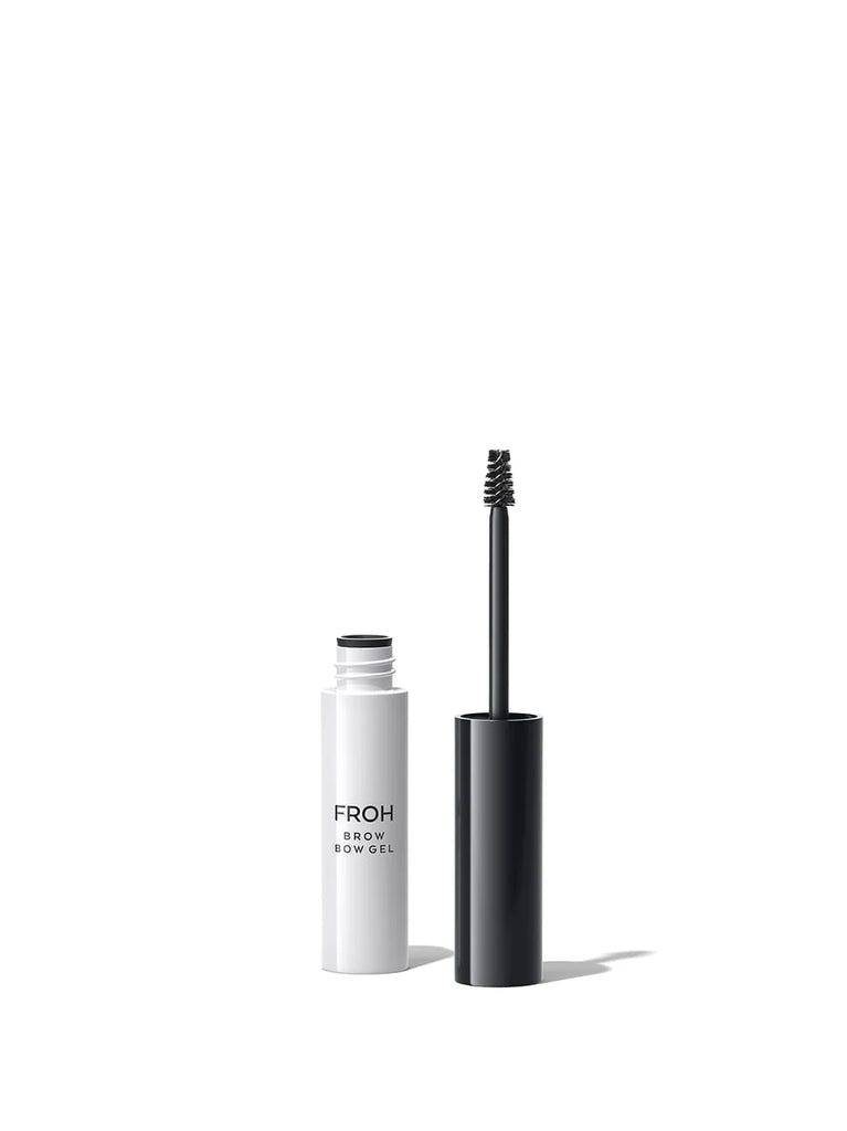 CLEAR 02: Clear, without colour pigments and with a silky sheen, this reflective shade creates a 3D effect, especially with very thick brows, and goes well with the no-make-up look.