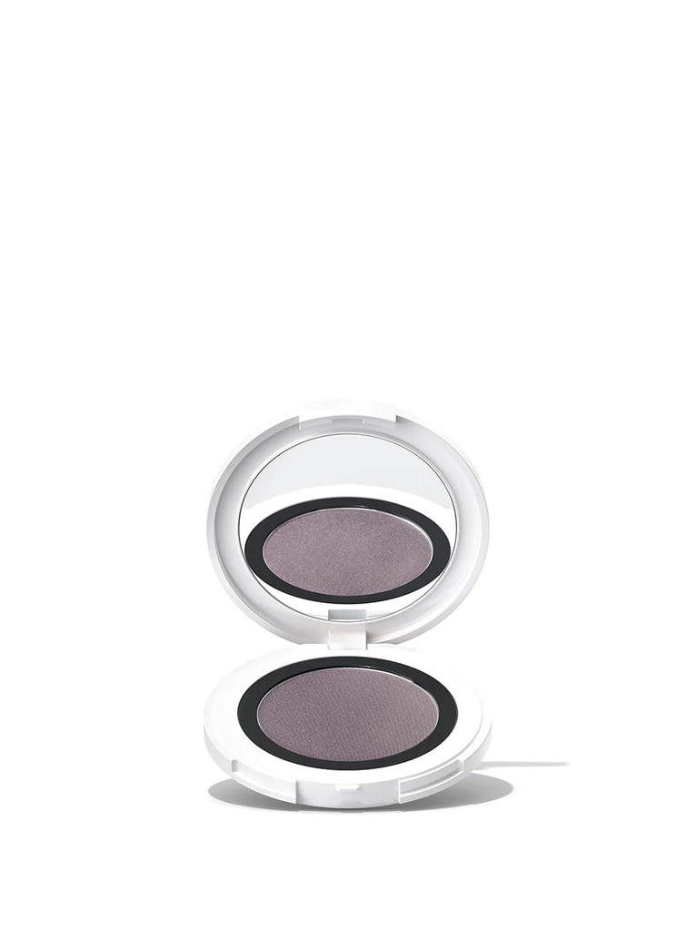 LAVENDER GREY 05: In rich grey with smoky, lilac undertones in a silky matt texture, this shade is suitable as a daytime smokey eye variant for every eye color.