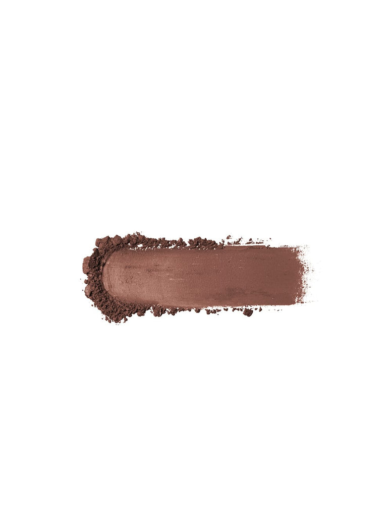 Shade Swatch AUBURN 02: Rich, warm red-brown in a highly pigmented and silky-matt texture: this shade emphasizes the eyes very naturally and makes every eye color shine.
