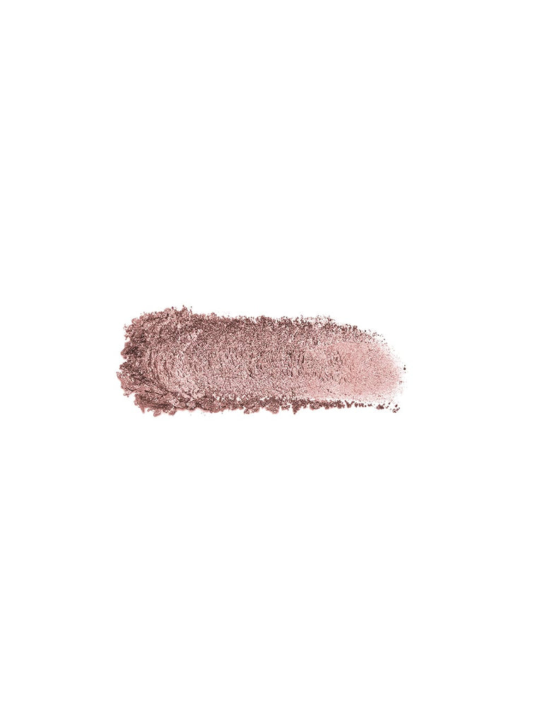 Shade Swatch SEASHELL 04: Pink-pearl, richly shimmering and with a frosty satin finish, which also creates highlights on cheekbones or the heart of the lips. This color suits every eye color