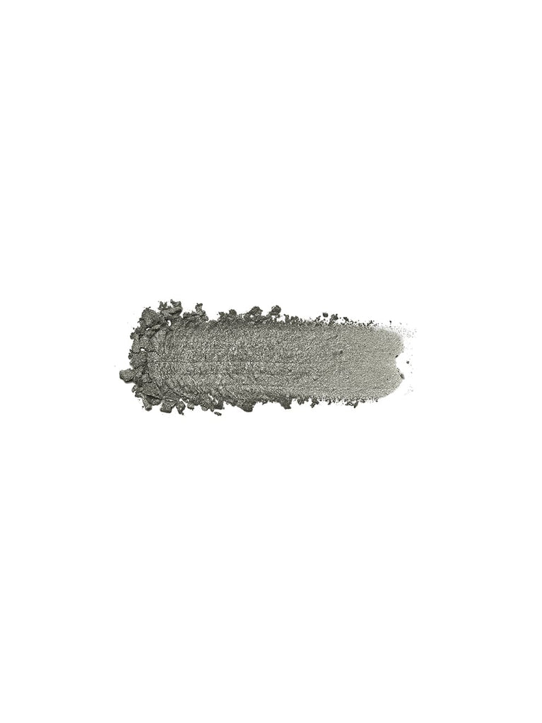 Shade Swatch PATINA 06: A rich, yet light shade of grey with green undertones: this fresh eye flatterer gives every eye color a metallic finish with buildable coverage.