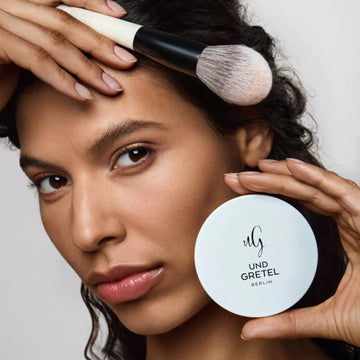 Und Gretel Wolken SPF 50+ Compact Powder – Wren & Wild