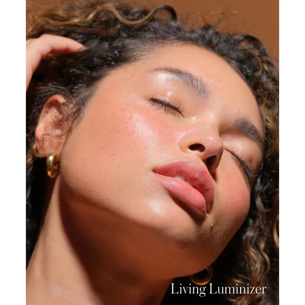 Model wearing living luminizer