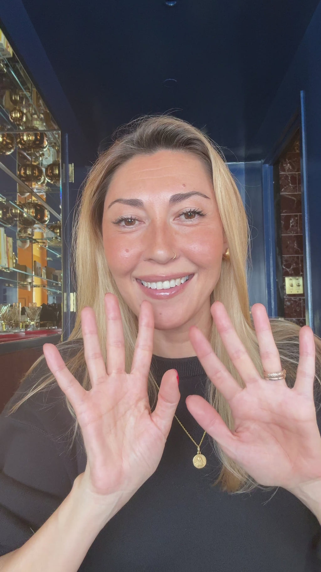 Benefit introduction video of Fara Homidi Essential Bronzer Compact